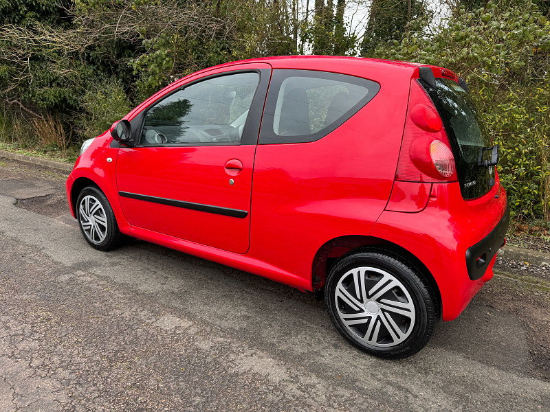Peugeot 107 1.0 12V Urban Hatchback 3dr Petrol Manual Euro 4 (68 ps)