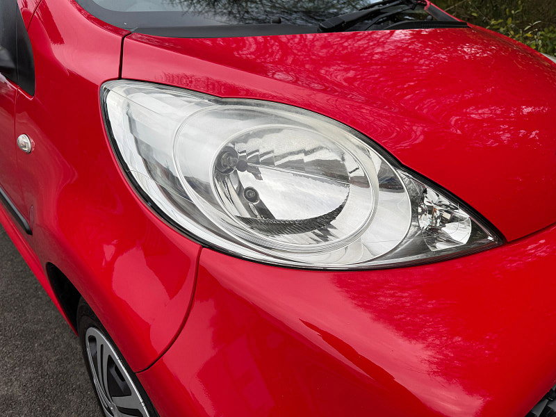 Peugeot 107 1.0 12V Urban Hatchback 3dr Petrol Manual Euro 4 (68 ps)