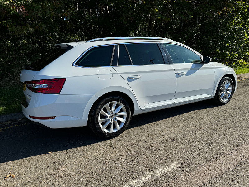 Skoda Superb 2.0 TDI SE Business Estate 5dr Diesel Manual Euro 6 (s/s) (150 ps)