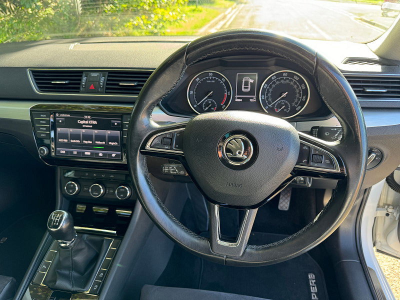 Skoda Superb 2.0 TDI SE Business Estate 5dr Diesel Manual Euro 6 (s/s) (150 ps)