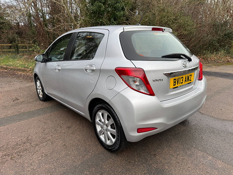 Toyota Yaris 1.3 Dual VVT-i TR Hatchback 5dr Petrol Manual Euro 5 (101 ps)
