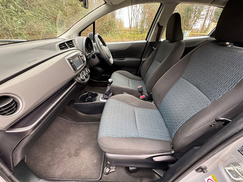 Toyota Yaris 1.3 Dual VVT-i TR Hatchback 5dr Petrol Manual Euro 5 (101 ps)