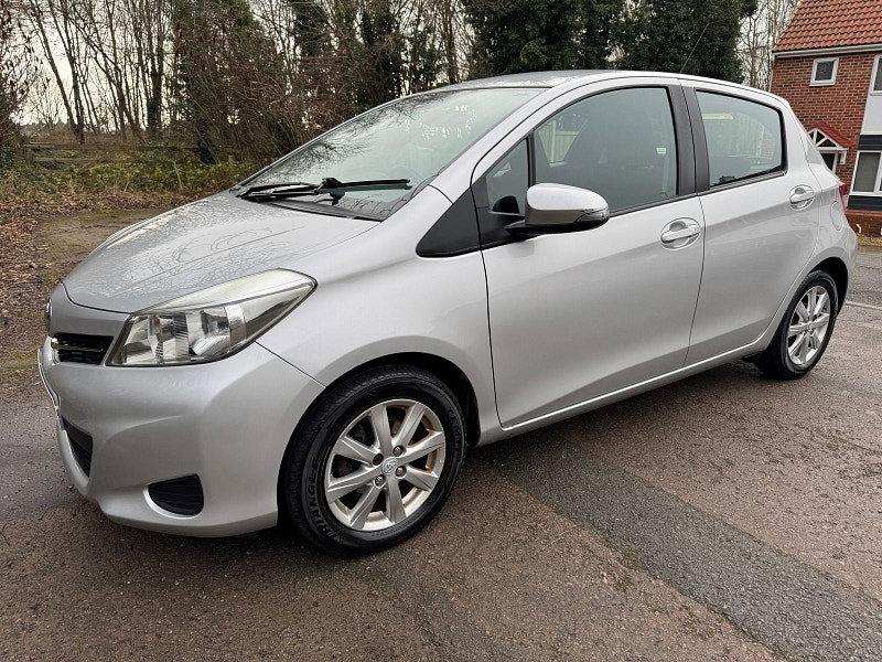 Toyota Yaris 1.3 Dual VVT-i TR Hatchback 5dr Petrol Manual Euro 5 (101 ps)