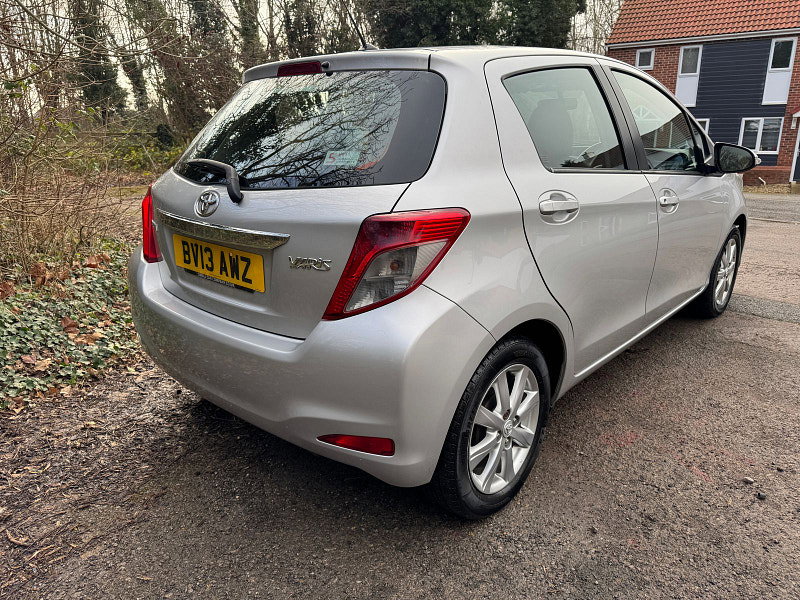 Toyota Yaris 1.3 Dual VVT-i TR Hatchback 5dr Petrol Manual Euro 5 (101 ps)