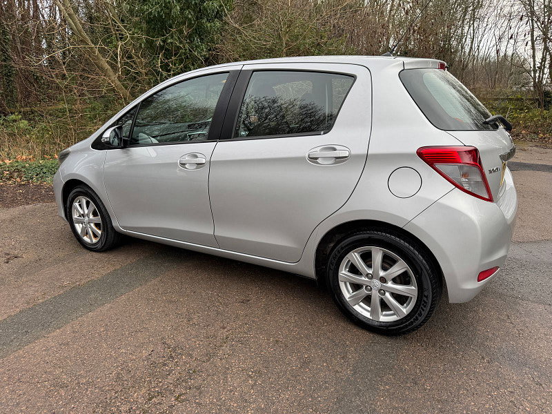 Toyota Yaris 1.3 Dual VVT-i TR Hatchback 5dr Petrol Manual Euro 5 (101 ps)