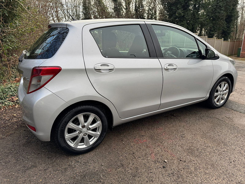 Toyota Yaris 1.3 Dual VVT-i TR Hatchback 5dr Petrol Manual Euro 5 (101 ps)