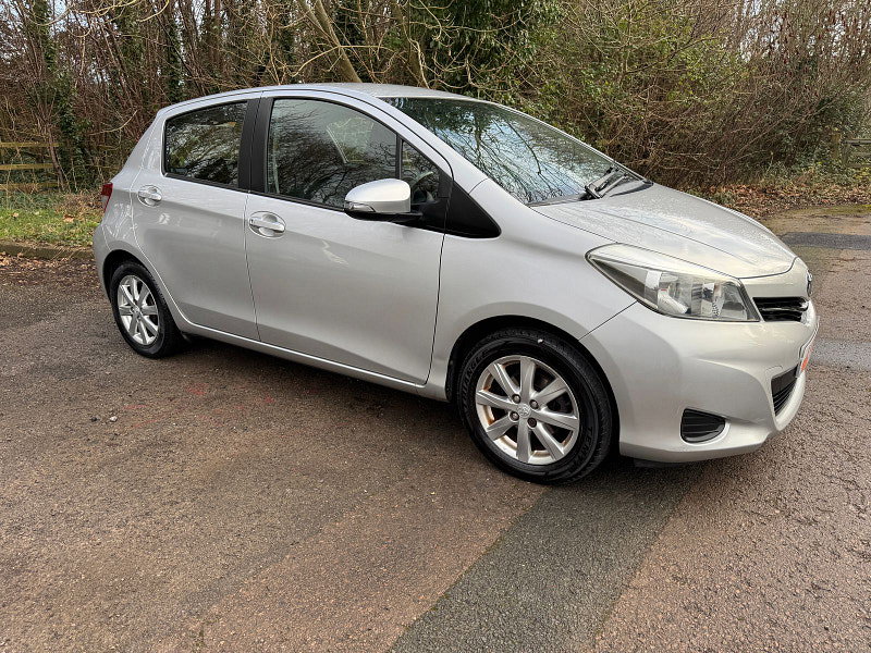 Toyota Yaris 1.3 Dual VVT-i TR Hatchback 5dr Petrol Manual Euro 5 (101 ps)