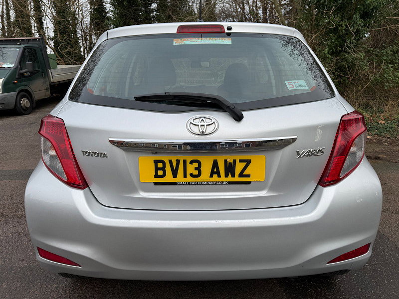 Toyota Yaris 1.3 Dual VVT-i TR Hatchback 5dr Petrol Manual Euro 5 (101 ps)