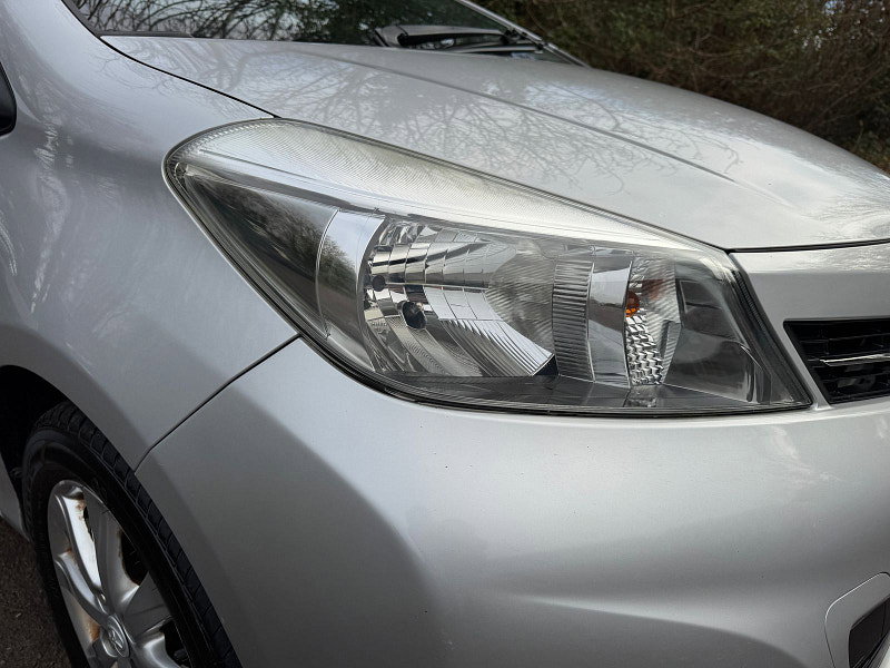 Toyota Yaris 1.3 Dual VVT-i TR Hatchback 5dr Petrol Manual Euro 5 (101 ps)