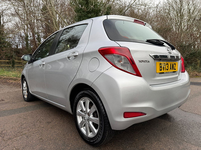 Toyota Yaris 1.3 Dual VVT-i TR Hatchback 5dr Petrol Manual Euro 5 (101 ps)