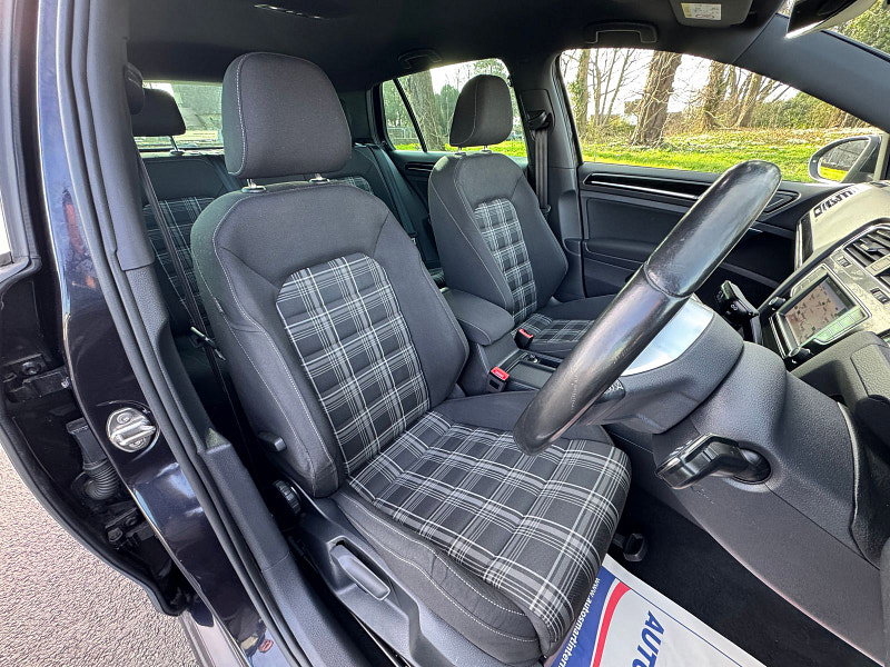 Volkswagen Golf 2.0 TDI BlueMotion Tech GTD Hatchback 5dr Diesel Manual Euro 6 (s/s) (184 ps)
