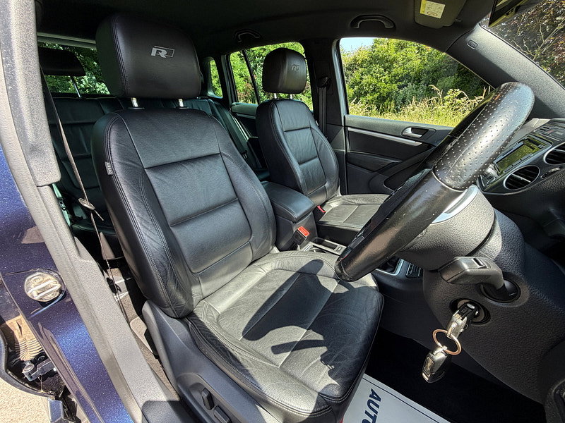 Volkswagen Tiguan 2.0 TDI BlueMotion Tech R-Line SUV 5dr Diesel Manual 4WD Euro 5 (s/s) (Nav) (140 ps)