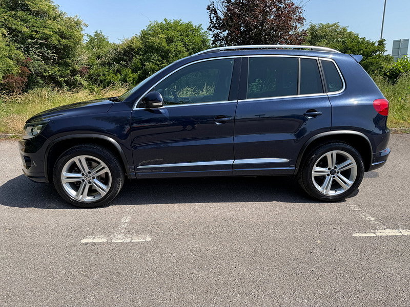 Volkswagen Tiguan 2.0 TDI BlueMotion Tech R-Line SUV 5dr Diesel Manual 4WD Euro 5 (s/s) (Nav) (140 ps)