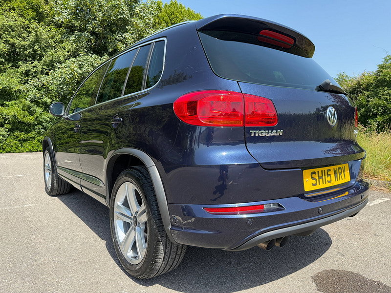 Volkswagen Tiguan 2.0 TDI BlueMotion Tech R-Line SUV 5dr Diesel Manual 4WD Euro 5 (s/s) (Nav) (140 ps)