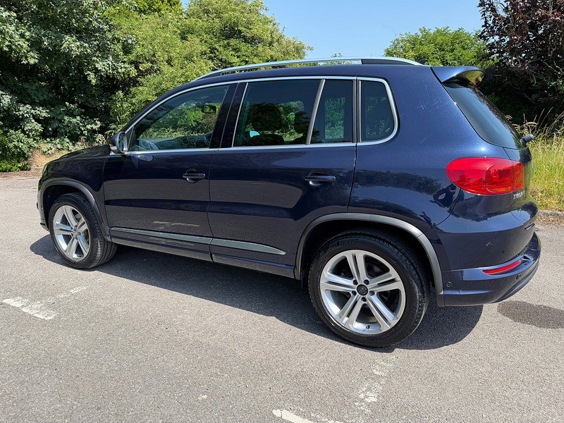 Volkswagen Tiguan 2.0 TDI BlueMotion Tech R-Line SUV 5dr Diesel Manual 4WD Euro 5 (s/s) (Nav) (140 ps)