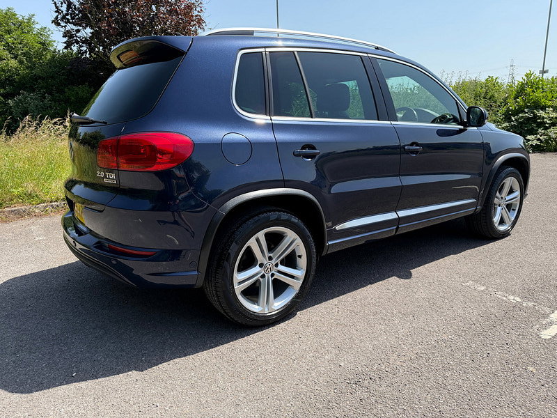 Volkswagen Tiguan 2.0 TDI BlueMotion Tech R-Line SUV 5dr Diesel Manual 4WD Euro 5 (s/s) (Nav) (140 ps)