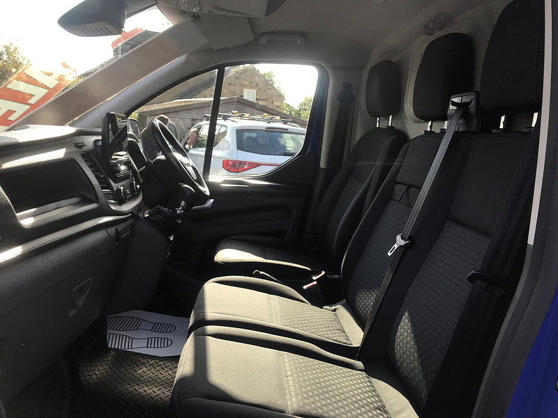 Ford Transit Custom 2.0 300 EcoBlue Trend Panel Van 5dr Diesel Manual L2 H1 Euro 6 (s/s) (105 ps) 5dr Manual 2026
