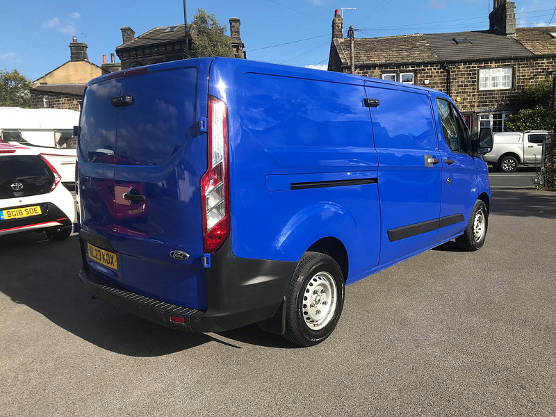 Ford Transit Custom 2.0 300 EcoBlue Trend Panel Van 5dr Diesel Manual L2 H1 Euro 6 (s/s) (105 ps) 5dr Manual 2026