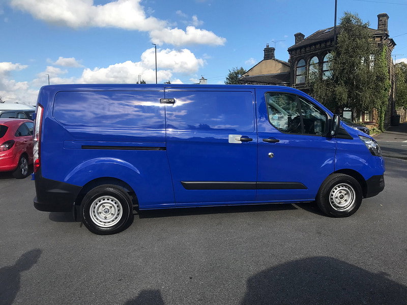 Ford Transit Custom 2.0 300 EcoBlue Trend Panel Van 5dr Diesel Manual L2 H1 Euro 6 (s/s) (105 ps) 5dr Manual 2026