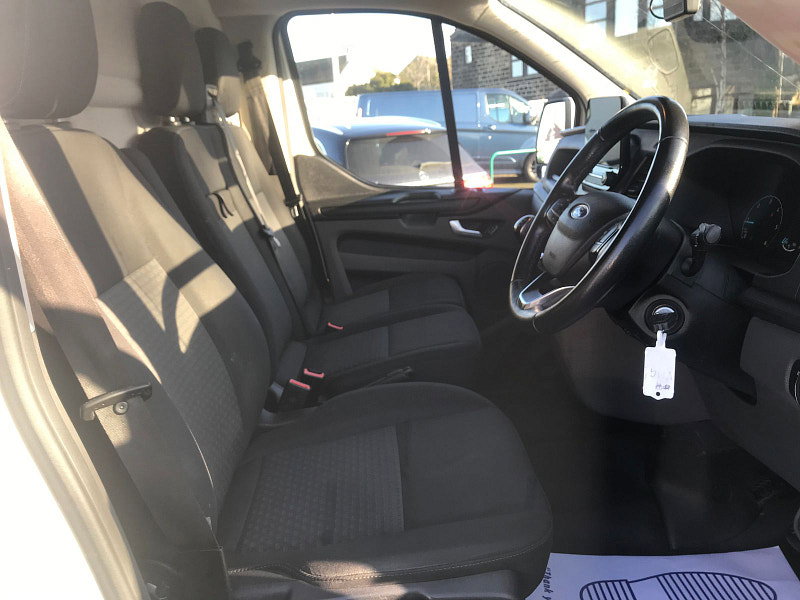 Ford Transit Custom 2.0 300 EcoBlue Trend Panel Van 5dr Diesel Manual L2 H1 Euro 6 (s/s) (105 ps) 5dr Manual 2026