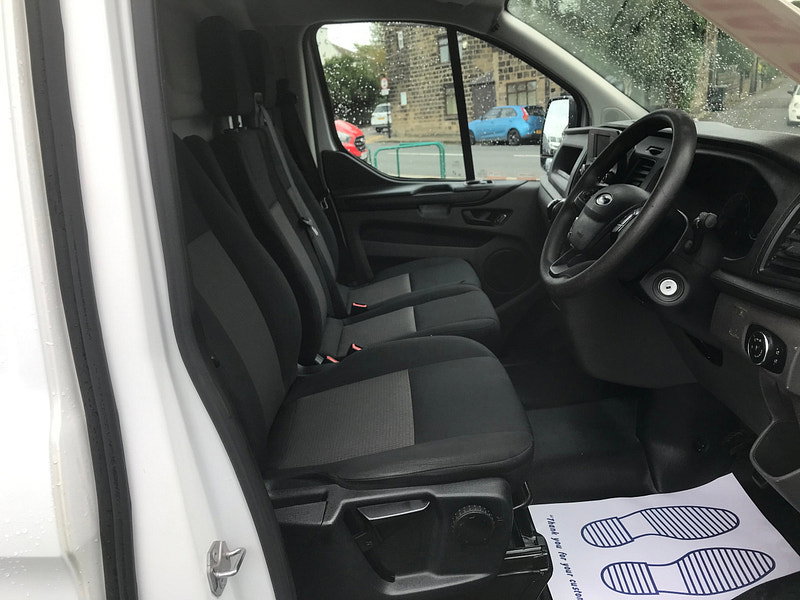 Ford Transit Custom 2.0 300 EcoBlue Leader Panel Van 5dr Diesel Manual L2 H1 Euro 6 (s/s) (105 ps) 5dr Manual 2026