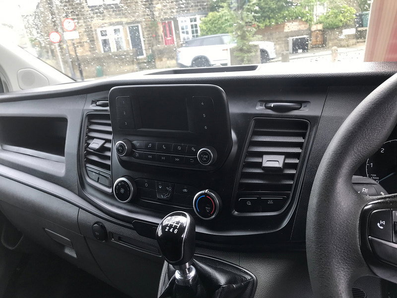 Ford Transit Custom 2.0 300 EcoBlue Leader Panel Van 5dr Diesel Manual L2 H1 Euro 6 (s/s) (105 ps) 5dr Manual 2026