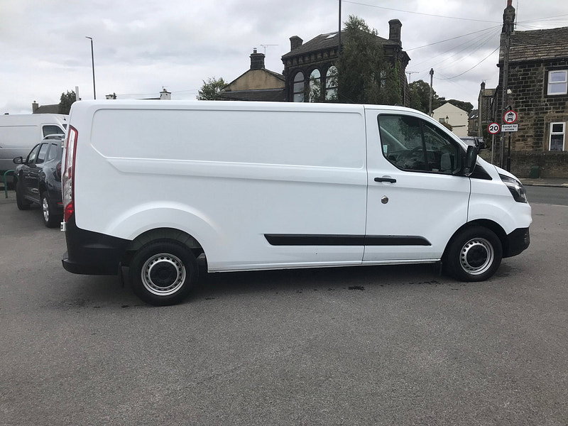 Ford Transit Custom 2.0 300 EcoBlue Leader Panel Van 5dr Diesel Manual L2 H1 Euro 6 (s/s) (105 ps) 5dr Manual 2026