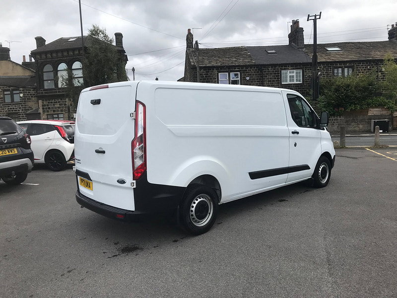 Ford Transit Custom 2.0 300 EcoBlue Leader Panel Van 5dr Diesel Manual L2 H1 Euro 6 (s/s) (105 ps) 5dr Manual 2026