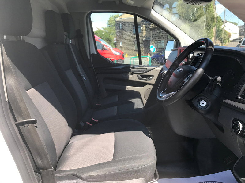 Ford Transit Custom 2.0 300 EcoBlue Leader Panel Van 5dr Diesel Manual L2 H1 Euro 6 (s/s) (130 ps) 5dr Manual 2026