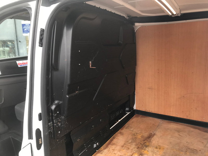 Ford Transit Custom 2.0 300 EcoBlue Limited Panel Van 5dr Diesel Manual L2 H1 Euro 6 (s/s) (130 ps) 5dr Manual 2026