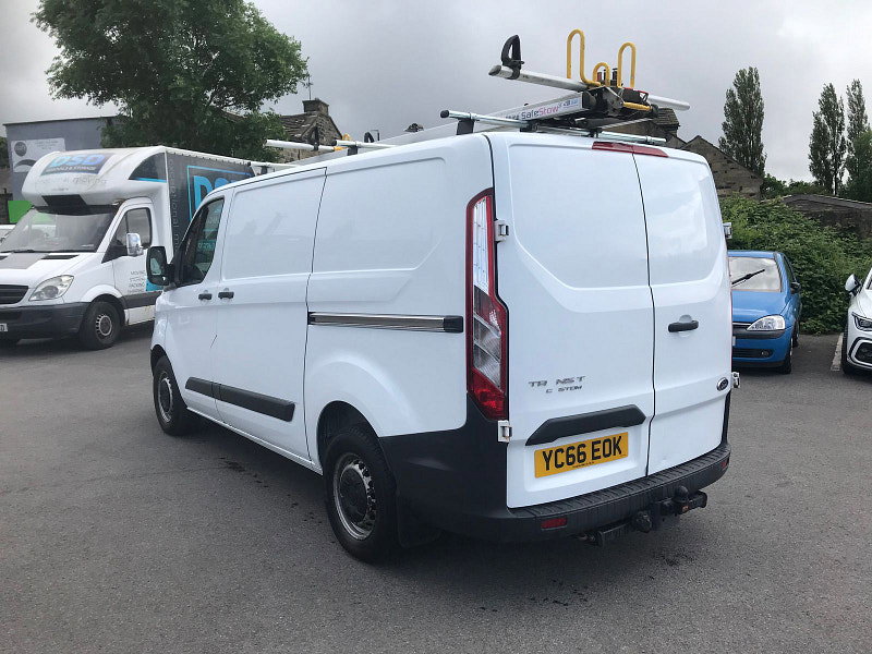 Ford Transit Custom 2.0L 270 LR P/V Diesel Manual Euro 6 (103 bhp) 5dr Manual 2026