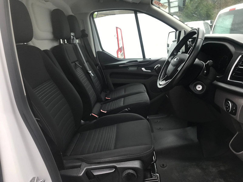 Ford Transit Custom 2.0L 280 LIMITED P/V ECOBLUE Diesel Manual Euro 6 (128 bhp) 5dr Manual 2026