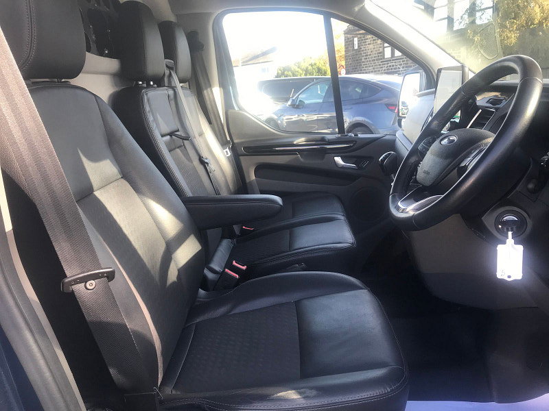 Ford Transit Custom 2.0L 290 Sport EcoBlue Diesel Manual Euro 6 (182 bhp) 5dr Manual 2026