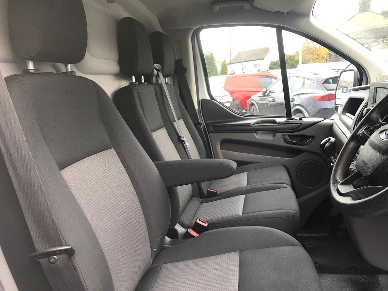 Ford Transit Custom 2.0L 300 LEADER P/V ECOBLUE Diesel Manual Euro 6 (128 bhp) 5dr Manual 2026