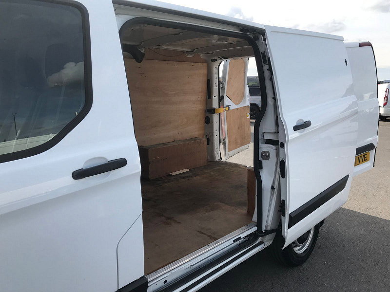 Ford Transit Custom 2.0L 300 LEADER P/V ECOBLUE Diesel Manual Euro 6 (128 bhp) 5dr Manual 2026