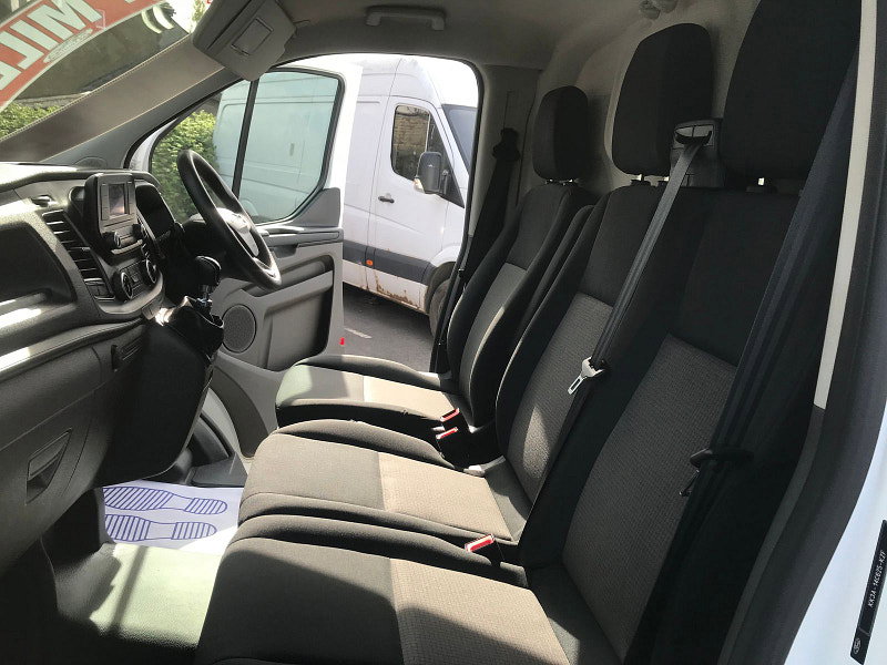 Ford Transit Custom 2.0L 300 LEADER P/V ECOBLUE Diesel Manual Euro 6 (128 bhp) 5dr Manual 2026