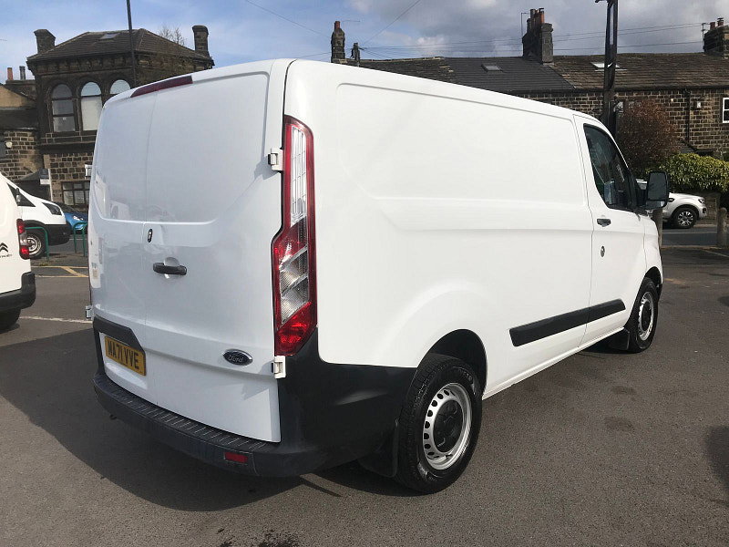 Ford Transit Custom 2.0L 300 LEADER P/V ECOBLUE Diesel Manual Euro 6 (128 bhp) 5dr Manual 2026