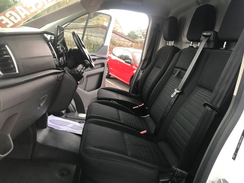 Ford Transit Custom 2.0L 300 Limited EcoBlue 5dr Diesel Manual Euro 6 (128 bhp) 5dr Manual 2026