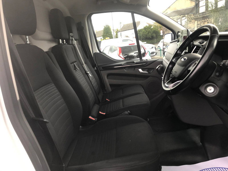 Ford Transit Custom 2.0L 300 Limited EcoBlue 5dr Diesel Manual Euro 6 (128 bhp) 5dr Manual 2026
