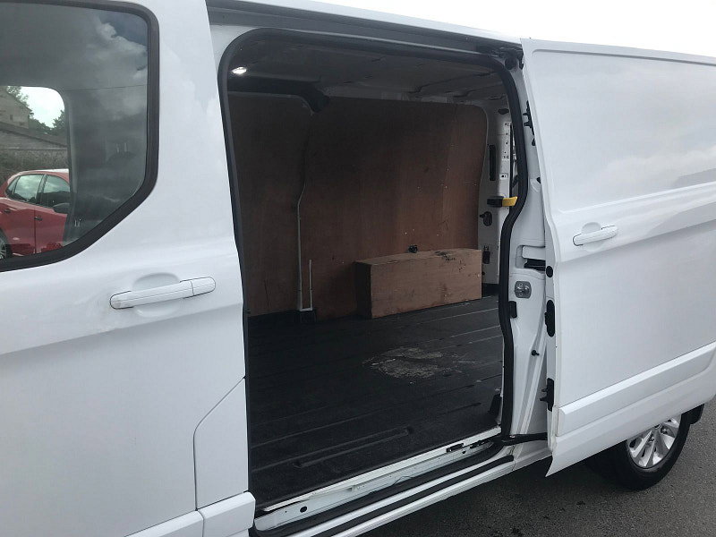 Ford Transit Custom 2.0L 300 Limited EcoBlue 5dr Diesel Manual Euro 6 (128 bhp) 5dr Manual 2026