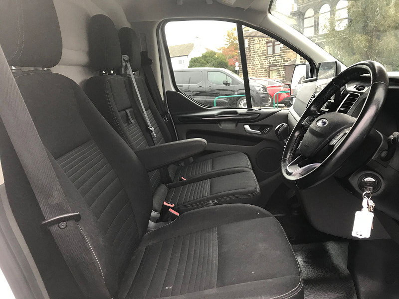 Ford Transit Custom 2.0L 300 Limited EcoBlue 5dr Diesel Manual Euro 6 (128 bhp) 5dr Manual 2026