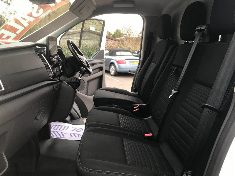 Ford Transit Custom 2.0L 300 Limited EcoBlue 6dr Diesel Manual Euro 6 (128 bhp) 6dr Manual 2026