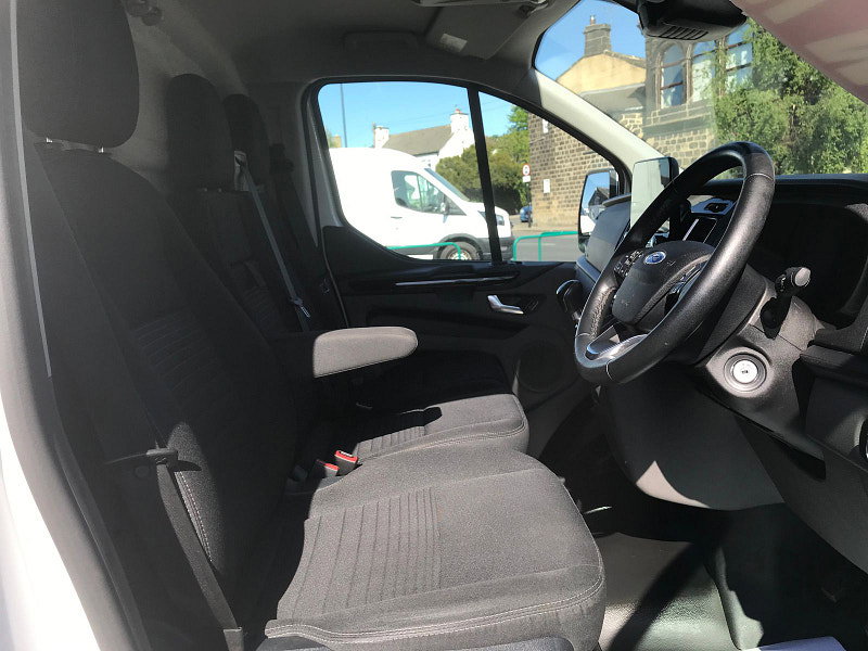 Ford Transit Custom 2.0L 300 Limited EcoBlue Diesel Manual Euro 6 (128 bhp) 5dr Manual 2026