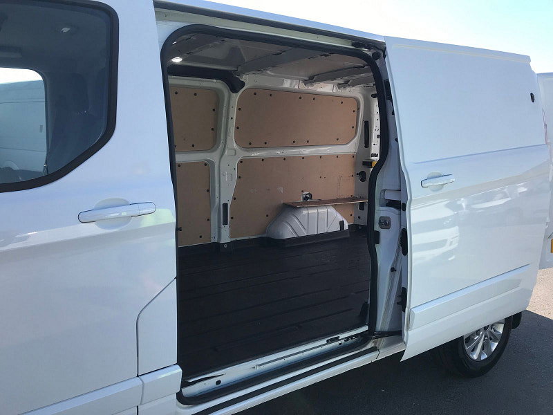 Ford Transit Custom 2.0L 300 Limited EcoBlue Diesel Manual Euro 6 (128 bhp) 5dr Manual 2026