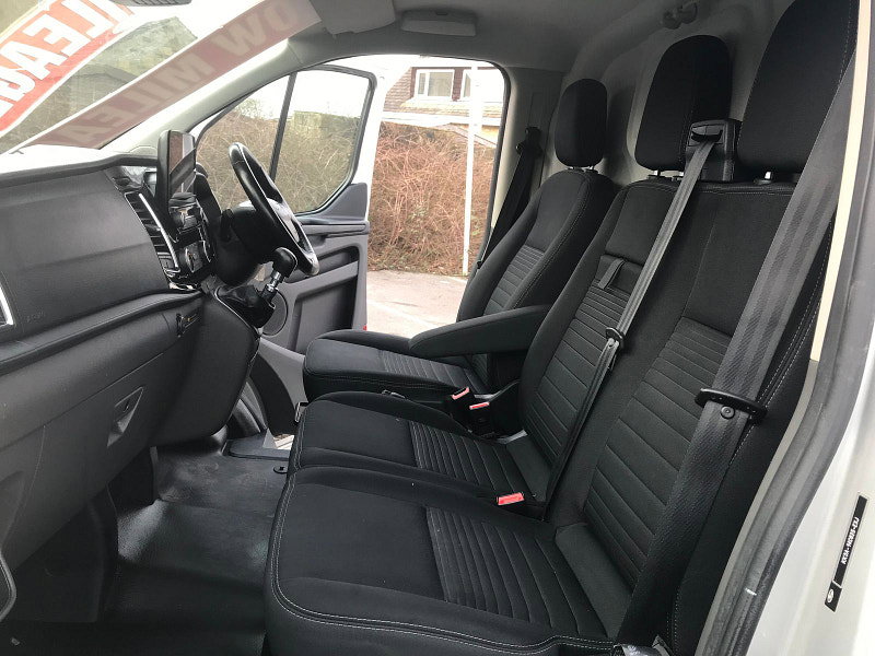 Ford Transit Custom 2.0L 300 LIMITED P/V ECOBLUE Diesel Manual Euro 6 (128 bhp) 5dr Manual 2026