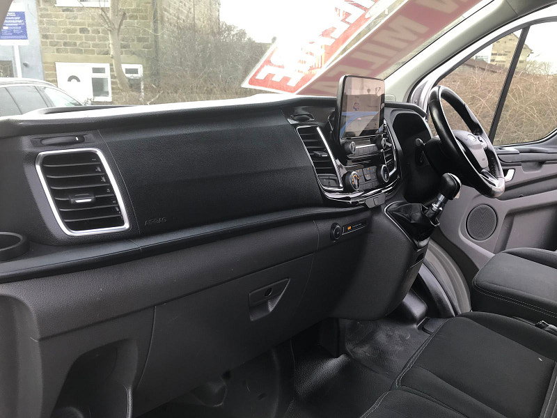 Ford Transit Custom 2.0L 300 LIMITED P/V ECOBLUE Diesel Manual Euro 6 (128 bhp) 5dr Manual 2026