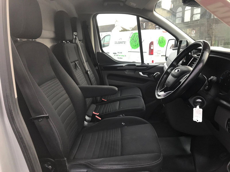Ford Transit Custom 2.0L 300 LIMITED P/V ECOBLUE Diesel Manual Euro 6 (128 bhp) 5dr Manual 2026