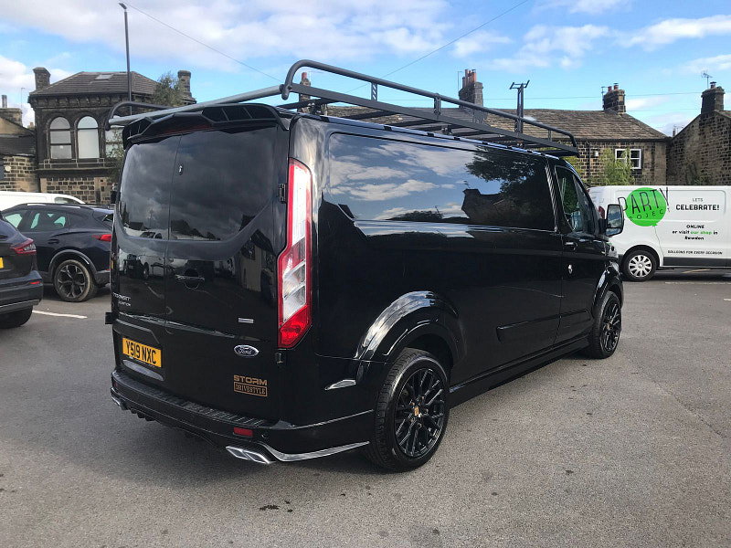 Ford Transit Custom 2.0L 300 LIMITED P/V L2 H1 Diesel Manual Euro 6 (128 bhp) 5dr Manual 2026