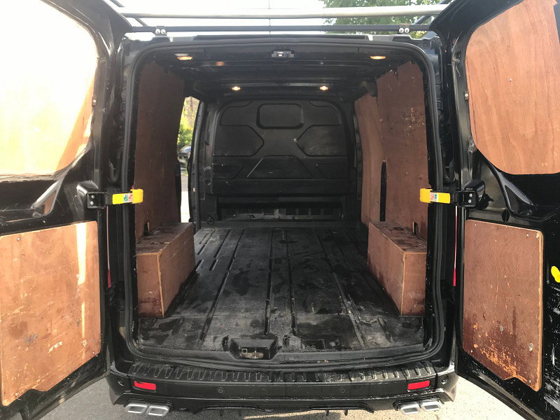 Ford Transit Custom 2.0L 300 LIMITED P/V L2 H1 Diesel Manual Euro 6 (128 bhp) 5dr Manual 2026
