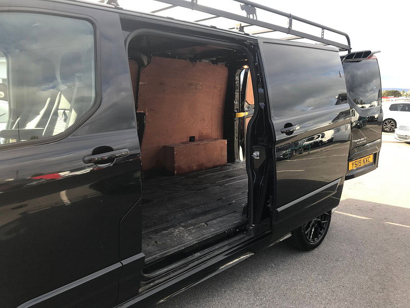 Ford Transit Custom 2.0L 300 LIMITED P/V L2 H1 Diesel Manual Euro 6 (128 bhp) 5dr Manual 2026